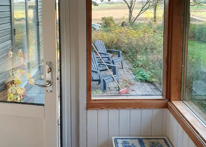 Architect-renovated House With Wild Garden In Orby